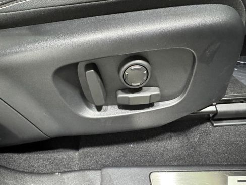 Used 2023 Land Rover Discovery Sport SE R-Dynamic image 20