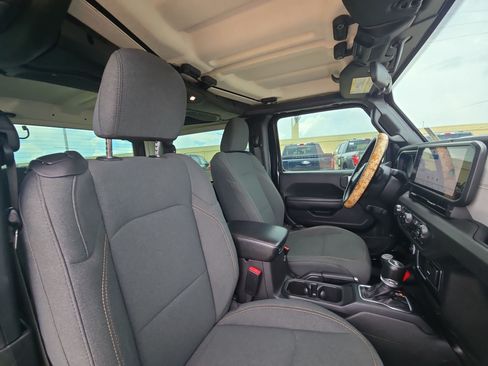 Used 2024 Jeep Wrangler Sport AWD/4WD image 29