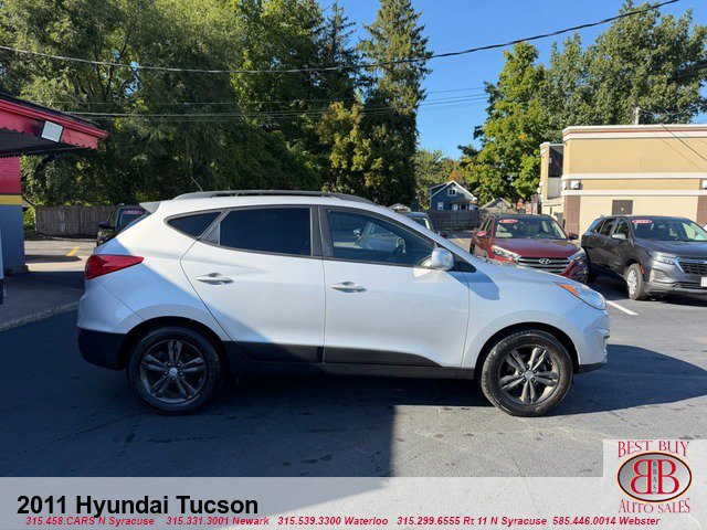 Used 2011 Hyundai Tucson GLS FWD image 8