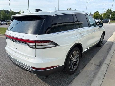 Used 2025 Lincoln Aviator 2WD image 5
