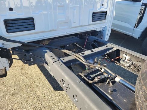 New 2025 Ford F550 4x4 SuperCab Super Duty image 16