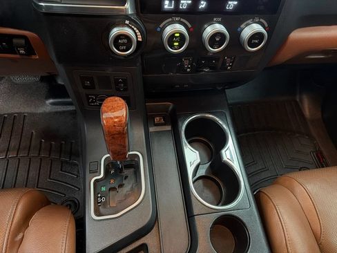 Used 2021 Toyota Sequoia Platinum RWD image 18