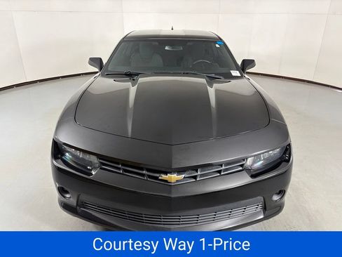 Used 2015 Chevrolet Camaro LT RWD image 5