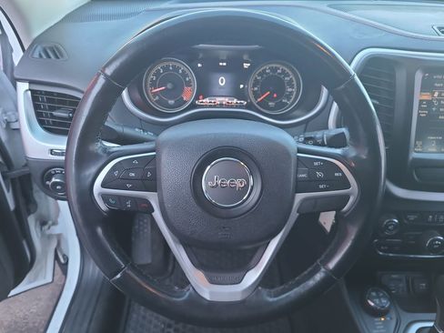 Used 2015 Jeep Cherokee Trailhawk image 25