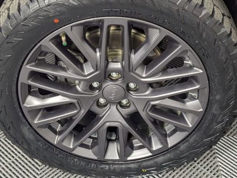 Used 2022 Jeep Compass Limited image 8