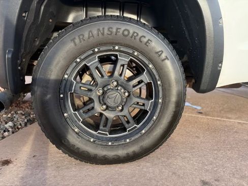 Used 2016 Toyota Tundra SR5 image 10