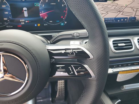 New 2026 Mercedes-Benz GLS 580 4MATIC image 36