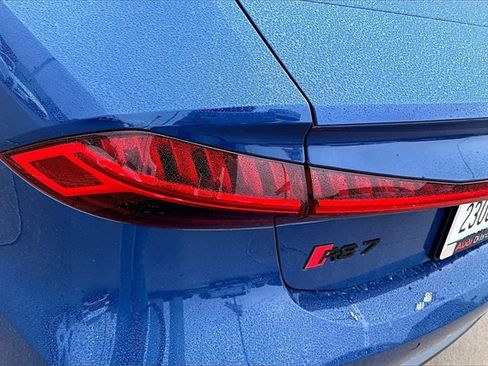 Used 2024 Audi RS 7 Performance w/ Matte Carbon Package image 32