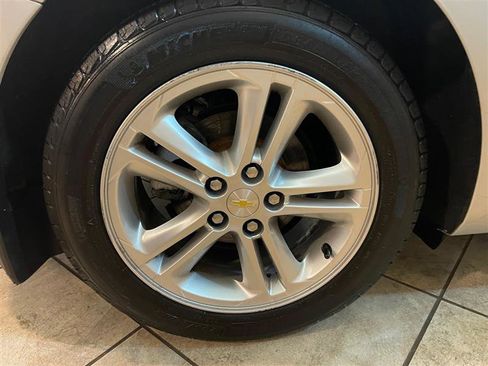 Used 2017 Chevrolet Cruze LT image 46