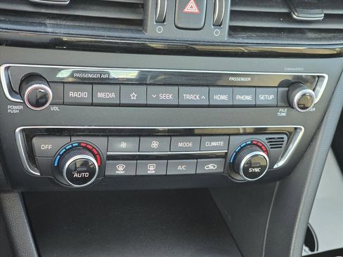 Used 2019 Kia Optima S w/ S Panoramic Sunroof Package image 18