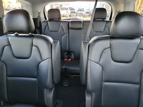 Used 2025 Kia Telluride S FWD image 16