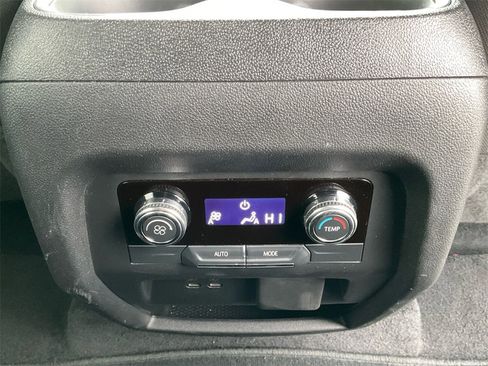 Used 2025 GMC Acadia Elevation image 23