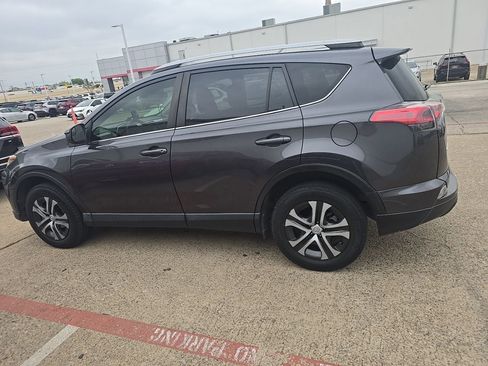 Used 2018 Toyota RAV4 LE image 6