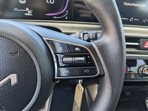 Certified 2025 Kia Seltos LX AWD/4WD image 29