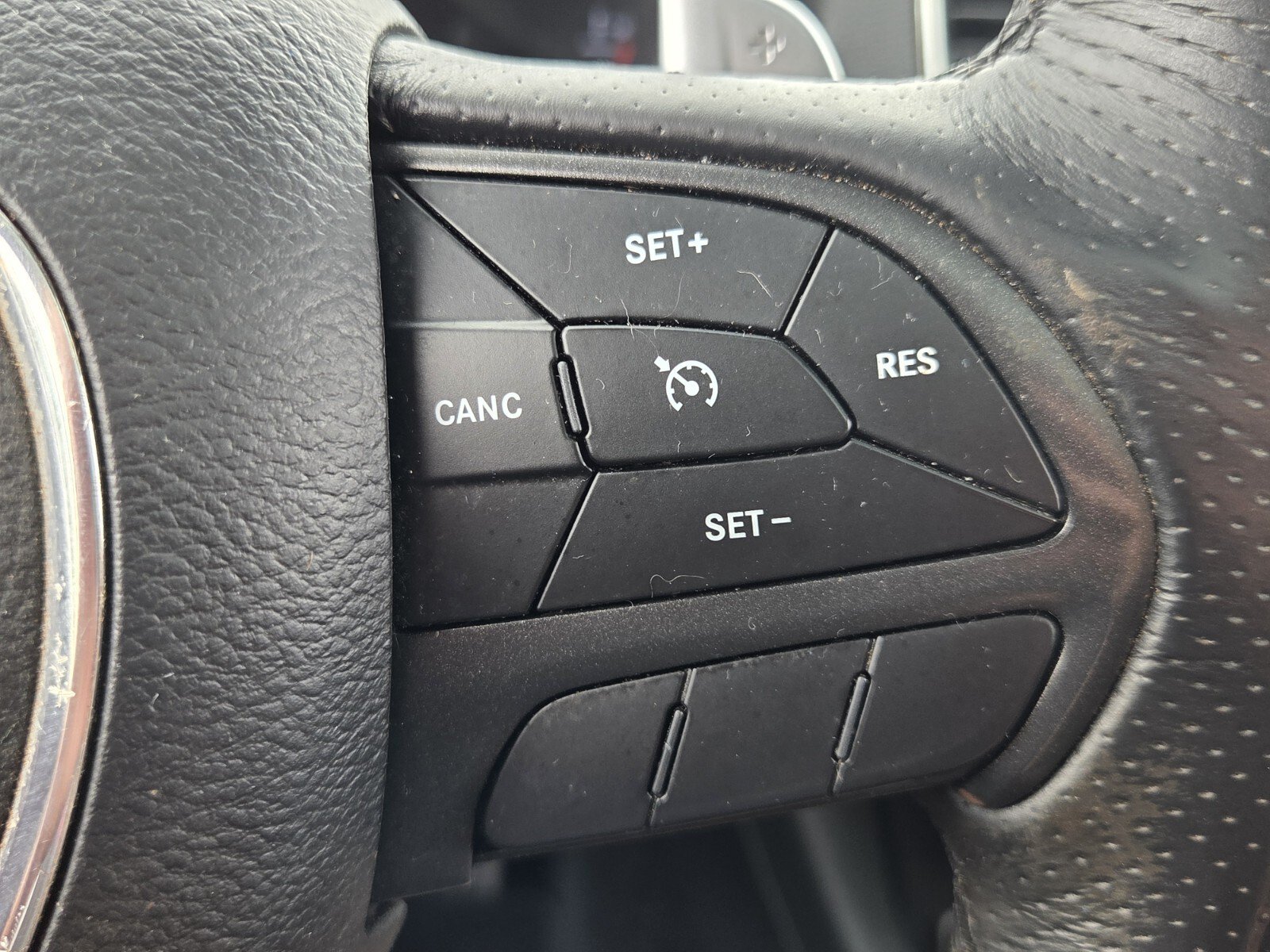 Used 2018 Dodge Durango R/T w/ Trailer Tow Group IV RWD image 27