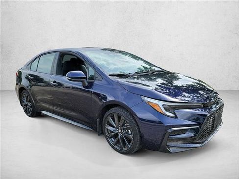 Used 2026 Toyota Corolla SE FWD image 3