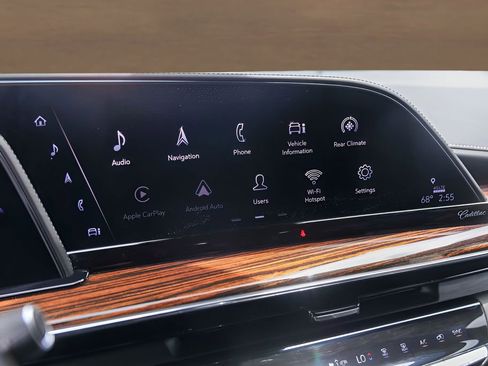 Used 2021 Cadillac Escalade Premium Luxury w/ Driver Assist Tech Package AWD/4WD image 17