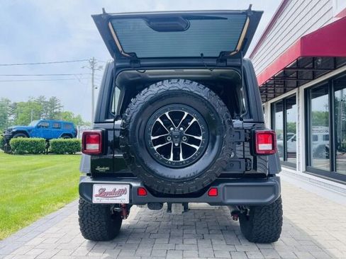 Used 2024 Jeep Wrangler Unlimited Sport AWD/4WD image 6