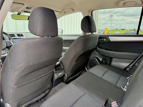 Used 2018 Subaru Outback 2.5i Premium AWD/4WD image 13