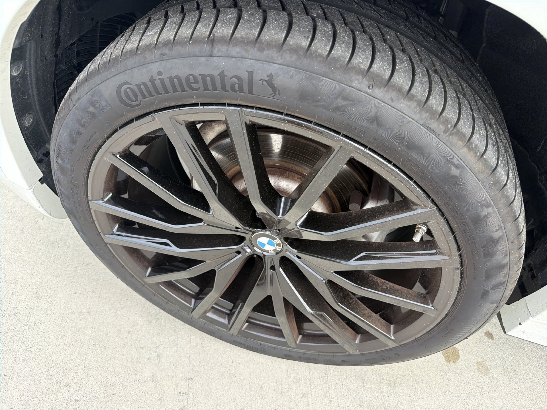Certified 2023 BMW X6 xDrive40i w/ M Sport Package AWD/4WD image 10