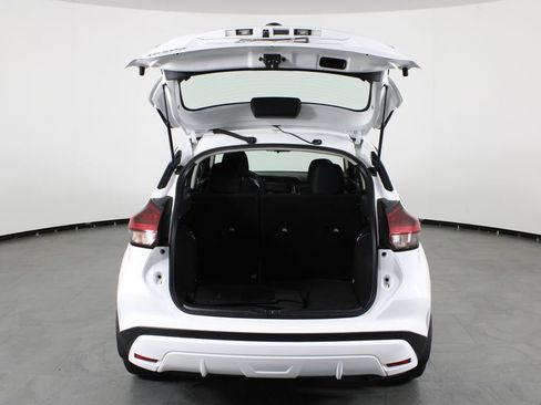 Used 2021 Nissan Kicks S image 16