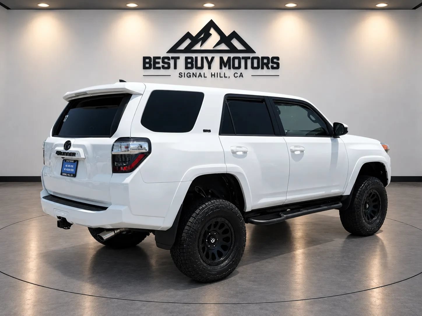 Used 2017 Toyota 4Runner SR5 AWD/4WD image 8