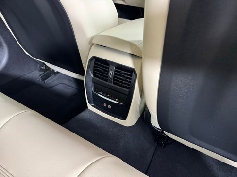 Used 2025 BMW 330i Sedan w/ Convenience Package RWD image 44