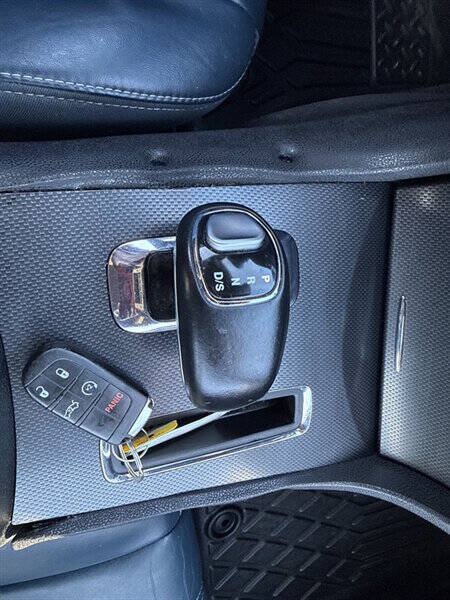 Used 2014 Chrysler 300 S RWD image 31