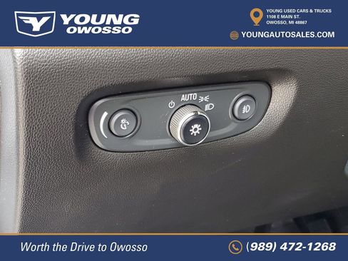 Used 2021 Chevrolet Traverse LT w/ LT Premium Package AWD/4WD image 11