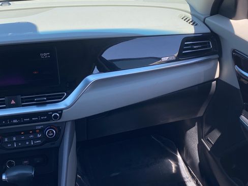 Used 2022 Kia Niro EX Premium FWD image 14