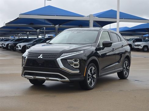 Used 2024 Mitsubishi Eclipse Cross SE image 3