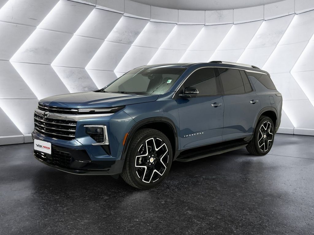 Used 2025 Chevrolet Traverse High Country w/ LPO, Cargo Package FWD image 3