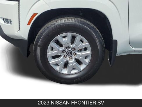 Used 2023 Nissan Frontier SV w/ SV Convenience Package RWD image 11