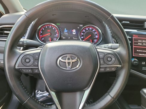 Used 2020 Toyota Camry XSE FWD image 17
