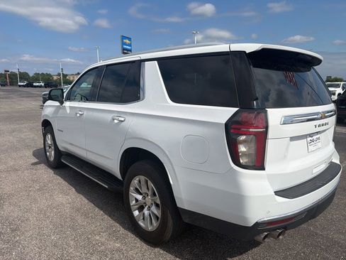 Used 2021 Chevrolet Tahoe Premier w/ Premium Package RWD image 3