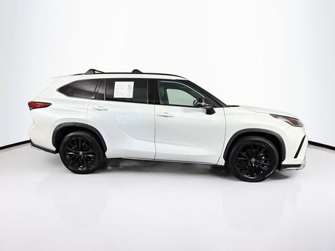 Used 2023 Toyota Highlander XSE AWD/4WD image 11