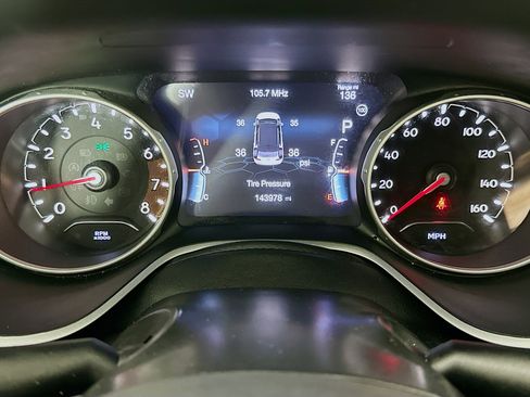 Used 2019 Jeep Compass Limited FWD image 18