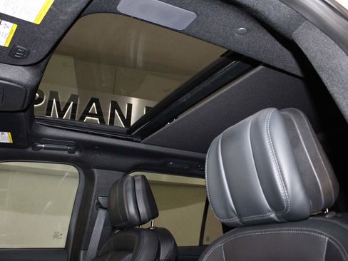 Used 2025 Lincoln Navigator Reserve w/ Jet Appearance Package image 12