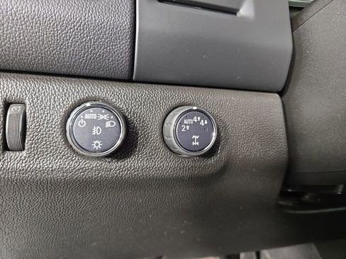 Used 2020 Chevrolet Colorado LT image 25