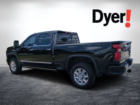 Used 2024 Chevrolet Silverado 2500 High Country w/ High Country Premium Package AWD/4WD image 5