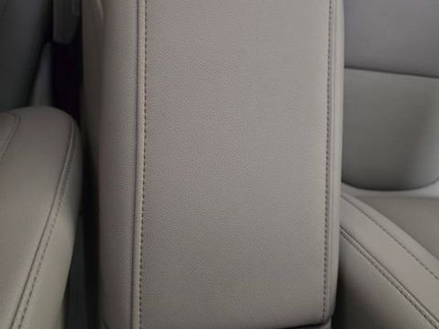 Used 2021 GMC Acadia SLT w/ Preferred Package image 26