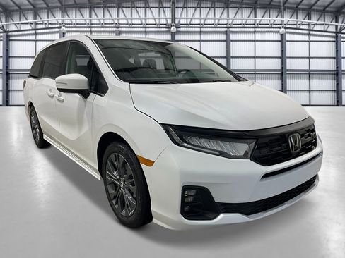 New 2026 Honda Odyssey Touring image 9