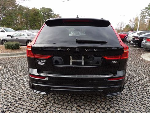 Certified 2024 Volvo XC60 B5 Plus w/ Climate Package image 8