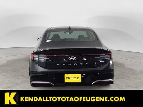Used 2024 Hyundai Sonata Limited FWD image 6