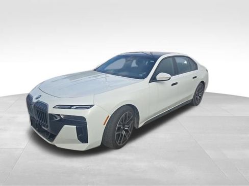 Used 2025 BMW 740i xDrive 740i xDrive image 13