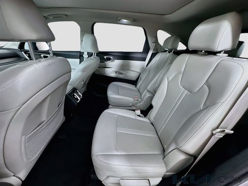 Certified 2023 Kia Sorento SX FWD image 23