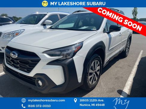 Used 2024 Subaru Outback Premium AWD/4WD image 3