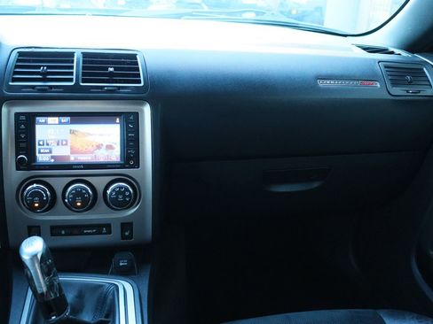 Used 2012 Dodge Challenger SRT8 image 39