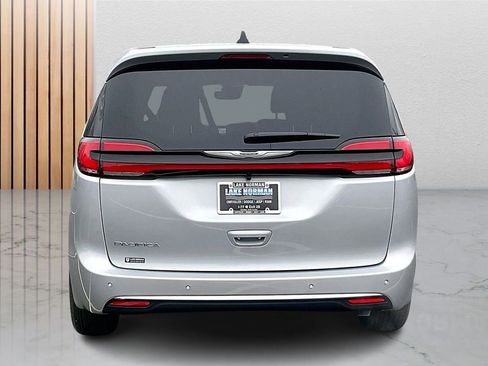 New 2026 Chrysler Pacifica Select FWD image 8