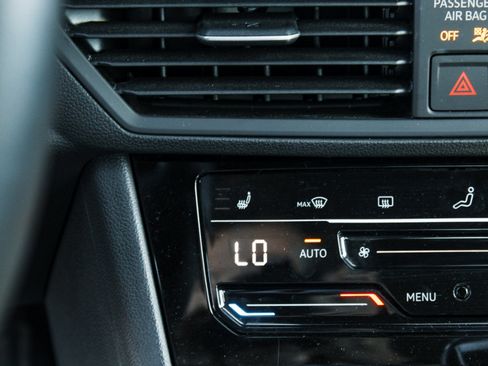 Used 2025 Volkswagen Jetta Sport FWD image 17